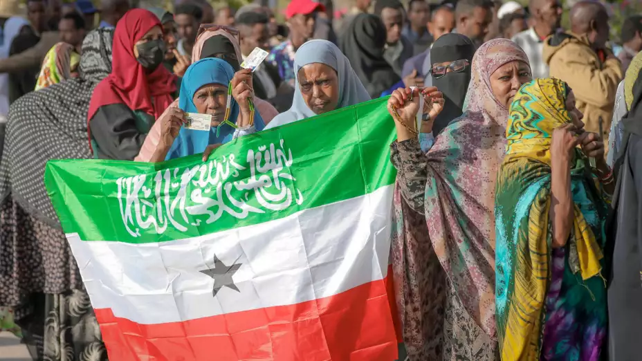 Bandera de Somalilandia en las elecciones presidenciales de noviembre.
