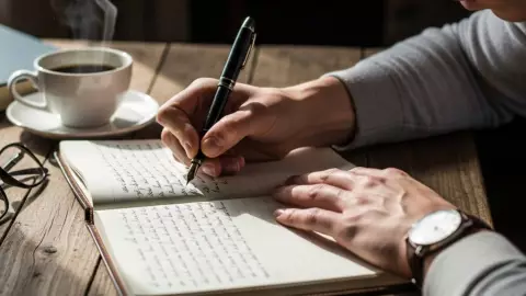 Journaling prompt para HOY, 7 de agosto de 2025: Esto puedes escribir en tu diario este jueves