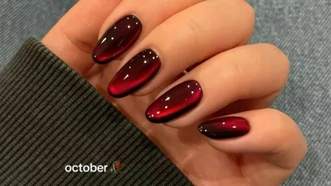 Te enamorarás de estos 9 diseños de uñas con efecto ojo de gato color rojo
