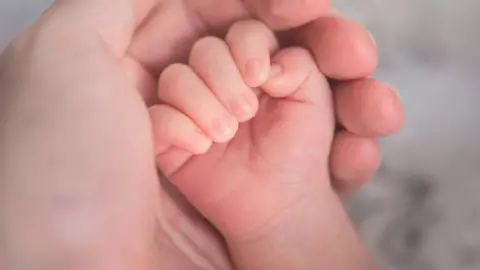 Se reporta la primera muerte de un bebé por tos ferina, en México, hoy 7 de marzo