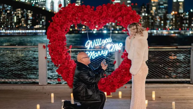 Jacob Batalon se compromete con Veronica Leahov en Nueva York