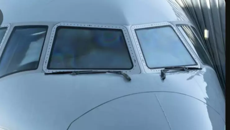 parabrisas de un avion