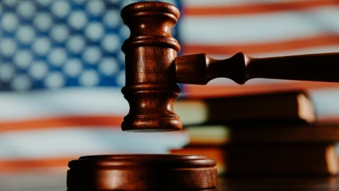 El proyecto de ley en California que genera polémica en la sociedad