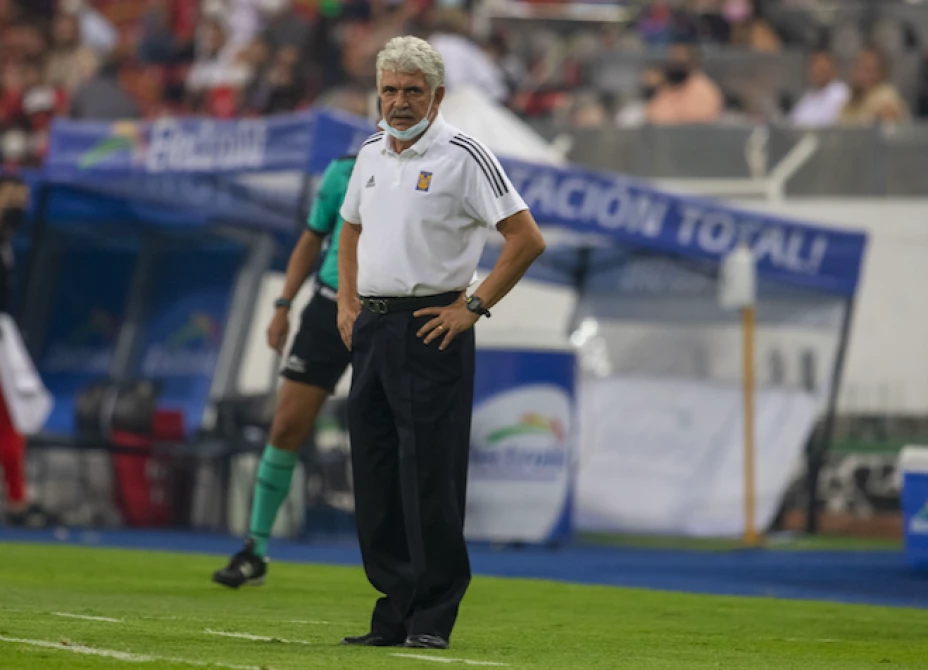 Tuca Ferretti fuera de Tigres .jpg