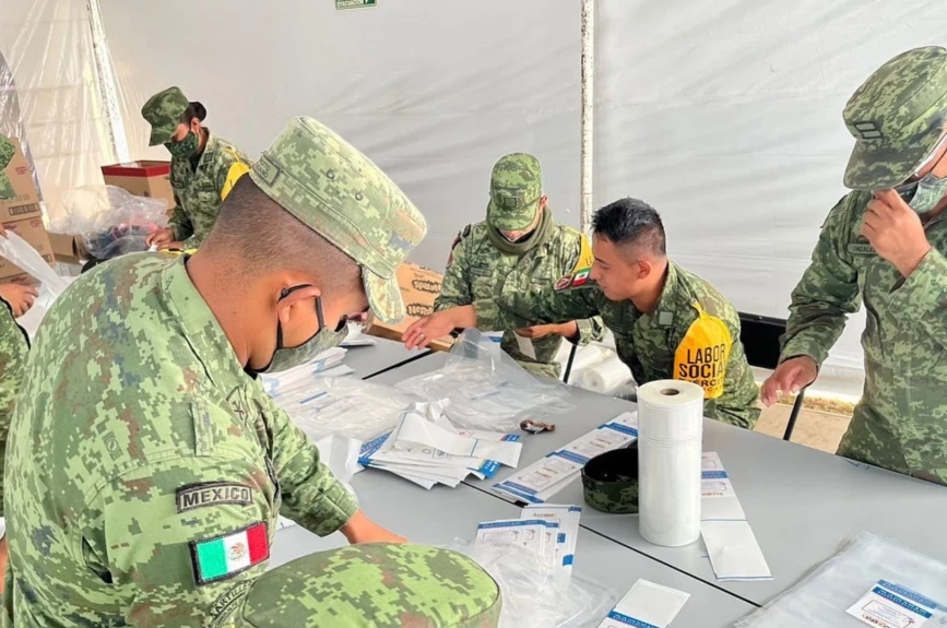 ¡La Secretaría de la Defensa Nacional nuevamente se une a las filas del Juguetón Azteca! ¡Unos verdaderos héroes!