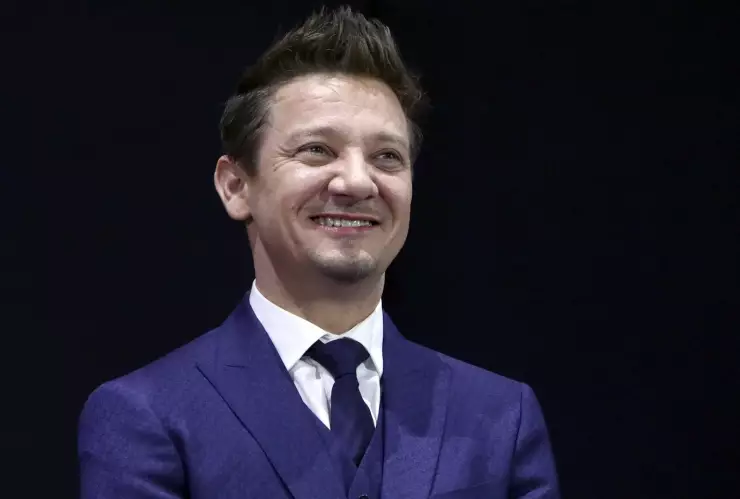 Jeremy Renner, acusado de acoso por la directora Yi Zhou el actor niega todas las acusaciones