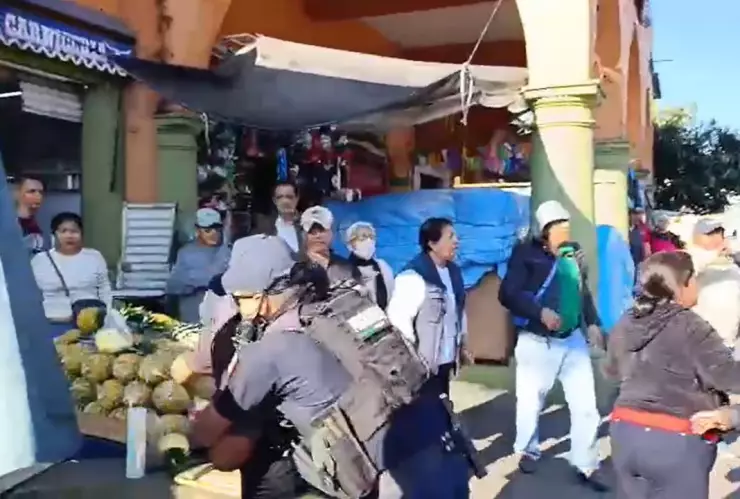 Desalojo comerciantes Coatepec.