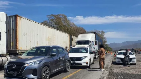Bloqueos en autopistas y carreteras hoy 8 de marzo