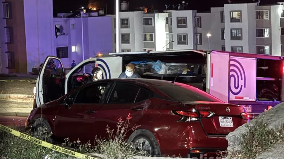 Localizan el cuerpo de un hombre sin vida dentro de una cajuela en la colonia Lomas Real