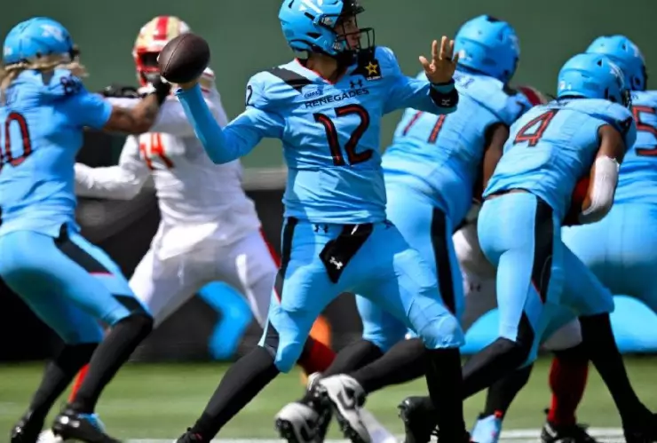 Luis Pérez Los Angles Chargers NFL.jpg