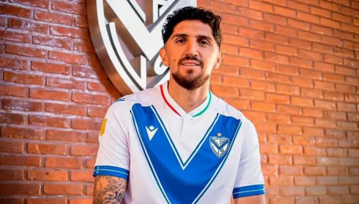 Diego Valdés aún no debuta en Vélez tras dejar el América