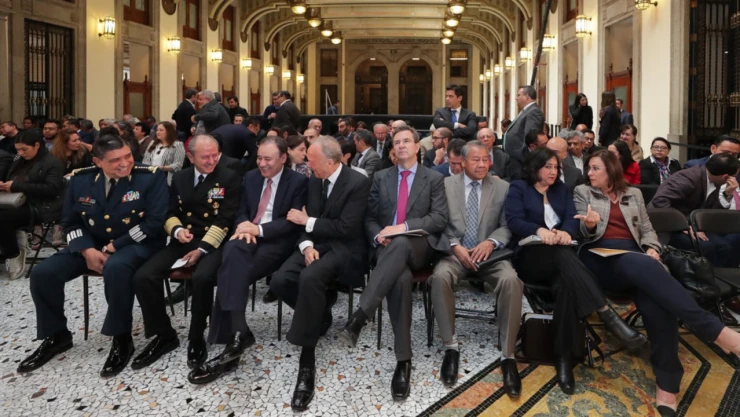 salario funcionarios AMLO