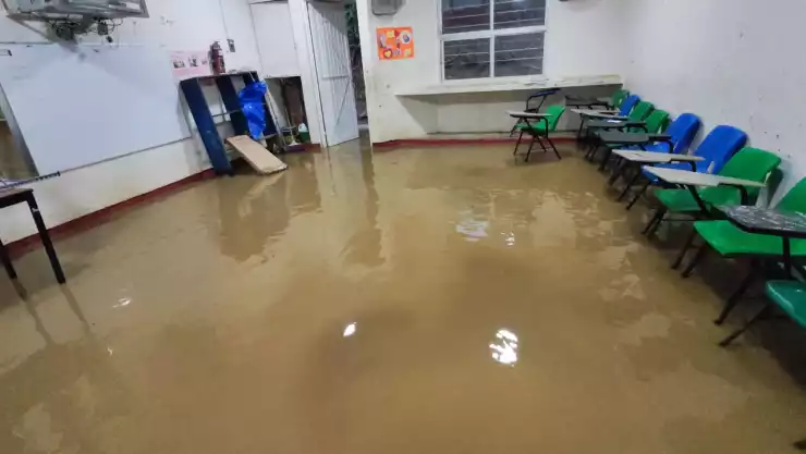 Escuela inundada Chiapas
