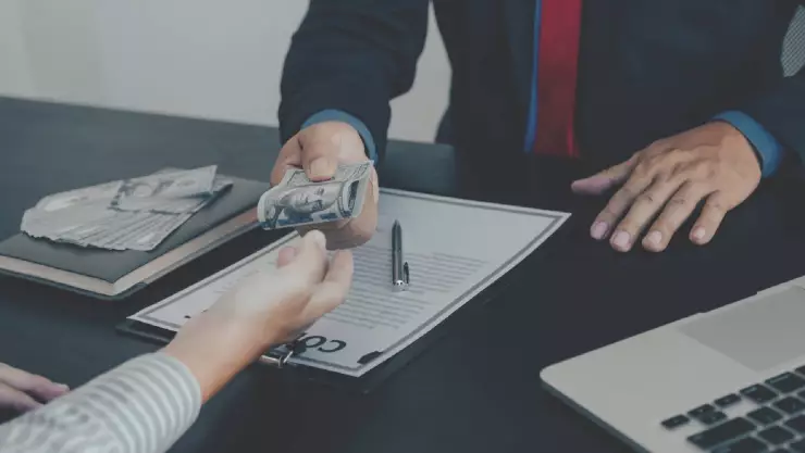 Monto de dinero entregado por una autoridad