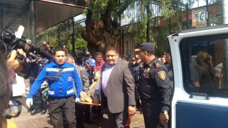 Nace bebé en metro Balderas, tendrá acceso gratis de por vida
