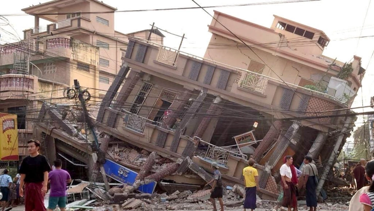 Buscan más sobrevivientes del terremoto en Myanmar.jpg