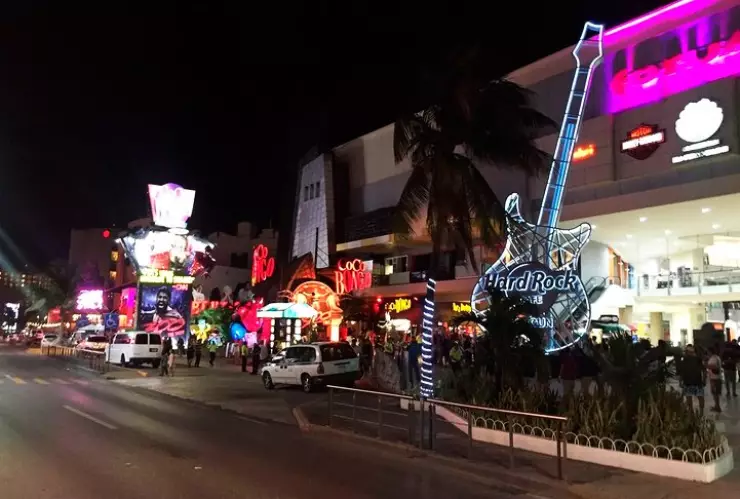 Plaza Forum en Cancún
