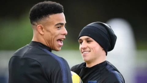 Mason Greenwood y Phil Foden