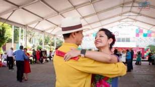 Gran Baile de Danzón en el Zócalo de la CDMX para celebrar a los abuelitos