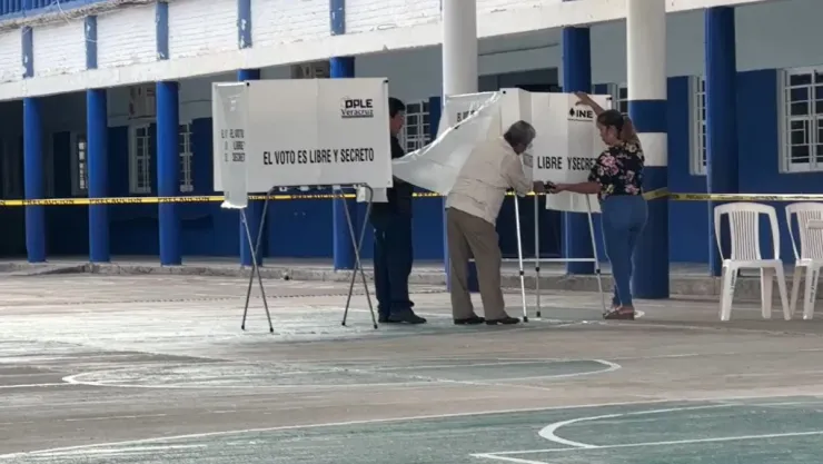 Retraso en casillas de Poza Rica