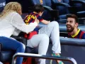 Shakira y Pique y su hijo.jpg
