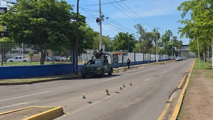 ponchallantas en frente a ciudad universitaria