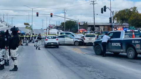 Autos chocan en Tijuana
