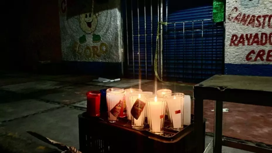 ejecutan padre hijo tienda abarrotes