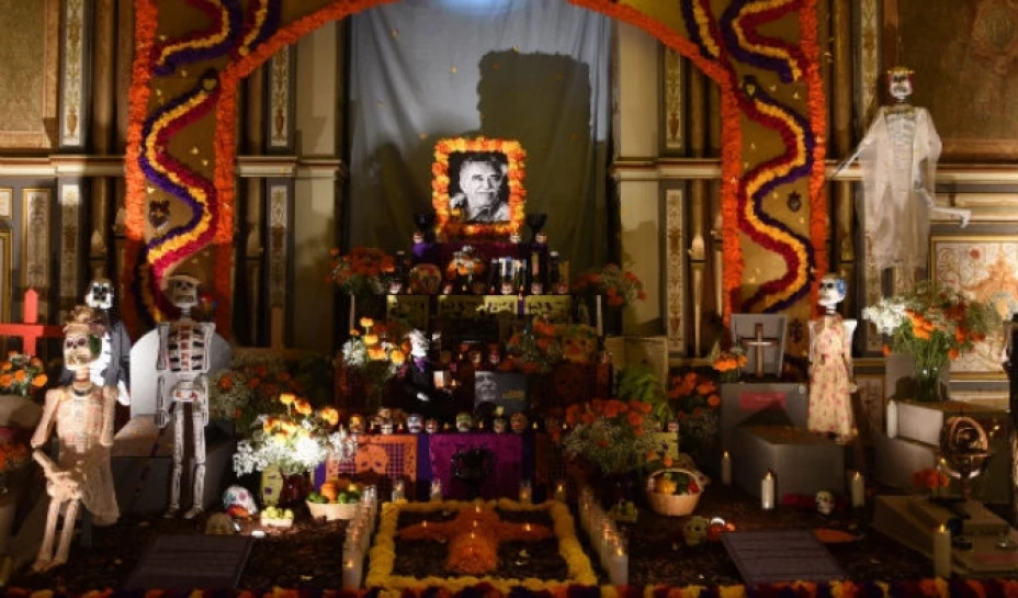 El tributo a los que ya partieron hacia el más allá se realiza por mexicanos alrededor del planeta