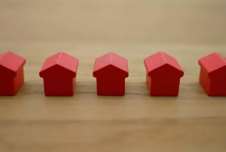 ¿Tengo que pagar impuestos al SAT si rento una casa departamento?