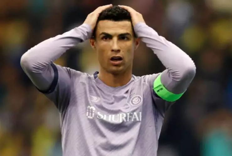 Twitter deja a Cristiano Ronaldo sin palomita azul