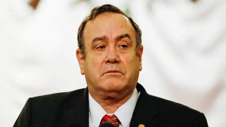 presidente guatemala covid-19.jpg
