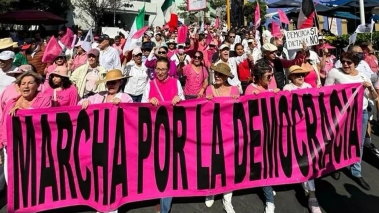 Morelos se suma con cientos de participantes a la Marcha por Nuestra Democracia 2024