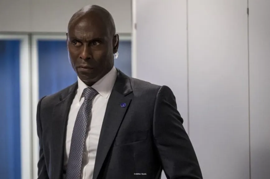 Escenas de la película Agente Bajo Fuego con el actor Gerard Butler con el personaje de Mike Banning. | Estreno Platinum por Azteca 7.