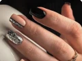 19 ideas de uñas rosas con brillos cortas y largas