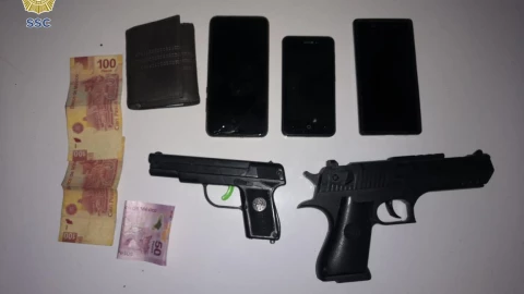 RÉPLICA DE ARMA DE FUEGO.jpeg