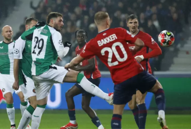 Santiago Giménez - EFE.jpg