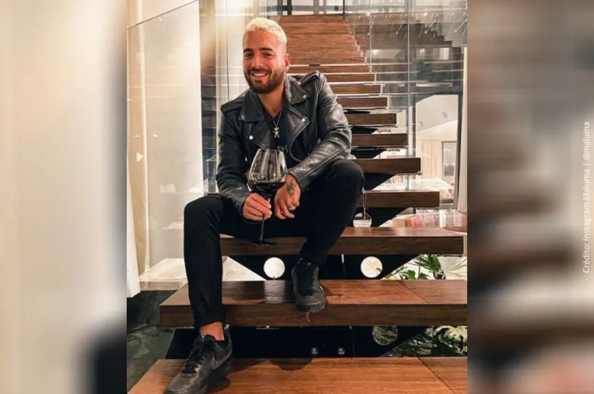Maluma en las escaleras..jpg