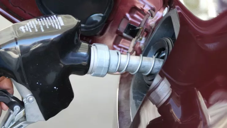 ¿Podría aumentar el precio de la gasolina por el conflicto Irán - Israel?