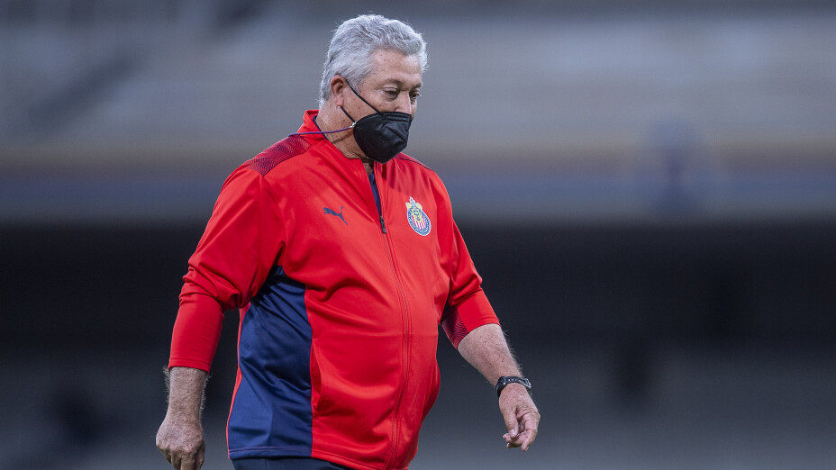 Chivas despide a Vucetich.png
