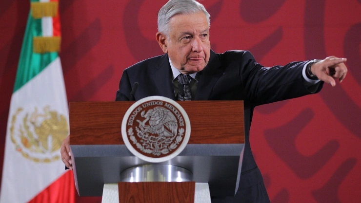 Pensión de mi padre me inspiro a apoyar a adultos mayores: AMLO