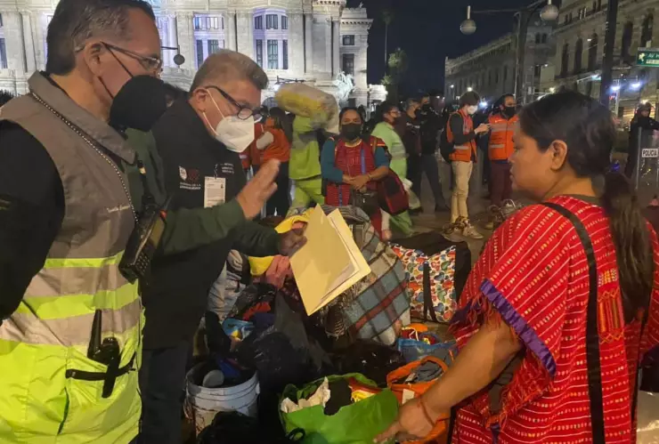 Reubican plantón triqui tras más de un año de protesta en CDMX