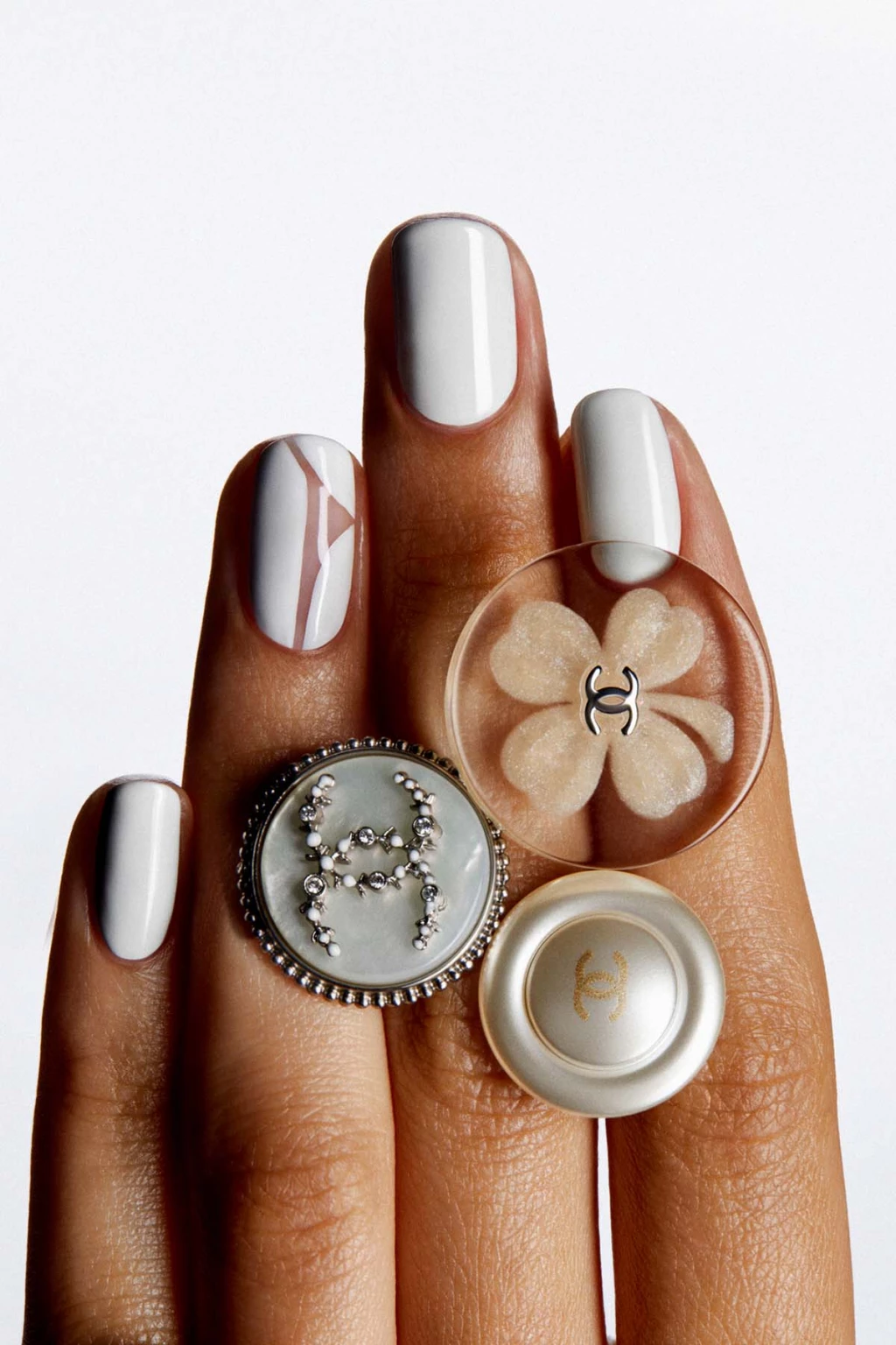 Esmaltes nude Chanel