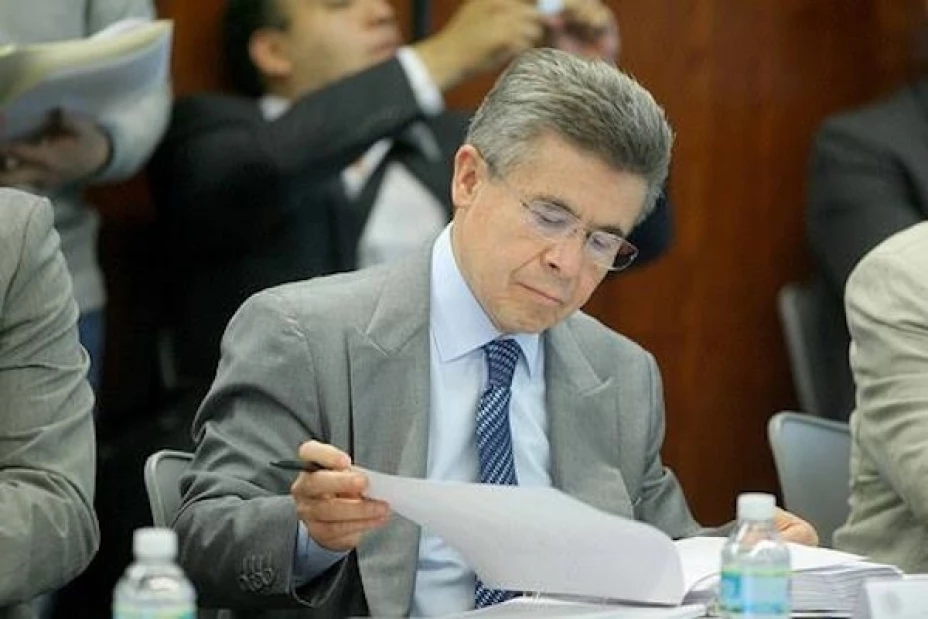 Enrique Burgos, presidente de la comisión de Puntos Constitucionales del Senado