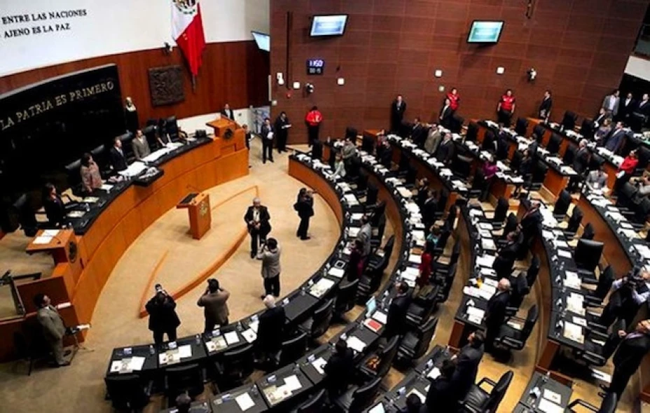 El Senado de la República otorgó un donativo de 1 millón 115 mil 600 pesos a la Cruz Roja Mexicana, siendo el más relevante en la historia del mismo.