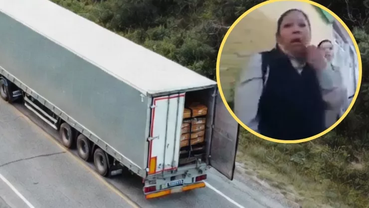 Mujer y tráiler con niños muertos