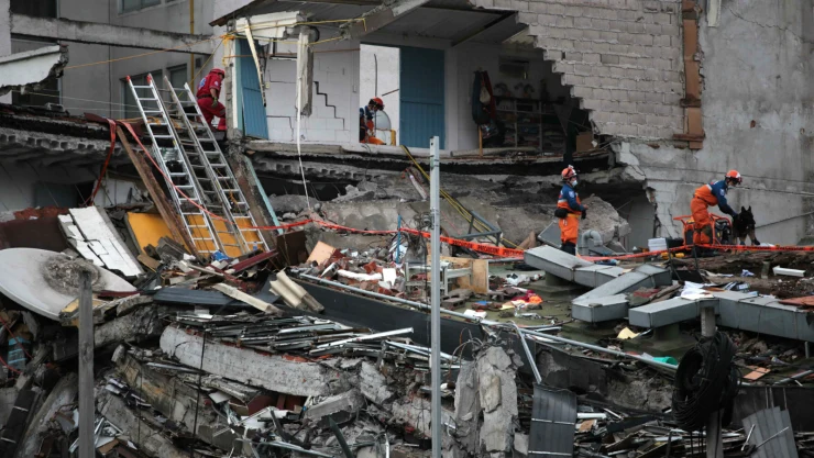 Mexicanos piden utilizar fondos de campaña para reconstrucción tras terremoto