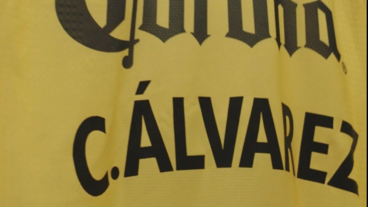 Carlos Álvarez