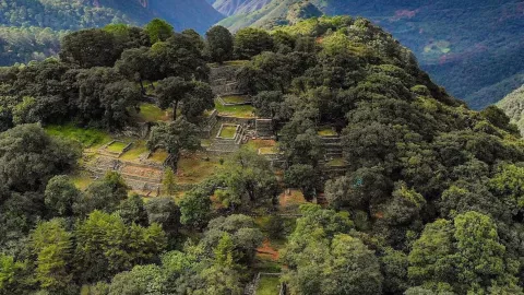 sitio arqueologico de ranas queretaro.jpg