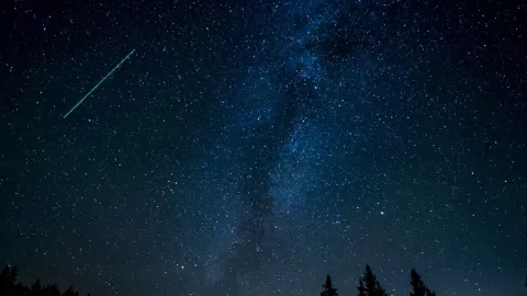 Lluvia de estrellas, cometa b.jpg